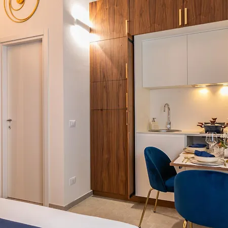 Apartment Interno 9 *