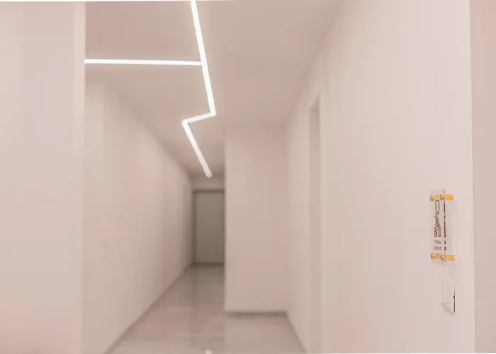 Interno 9 *